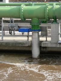 Control gate valves in aeration tanks